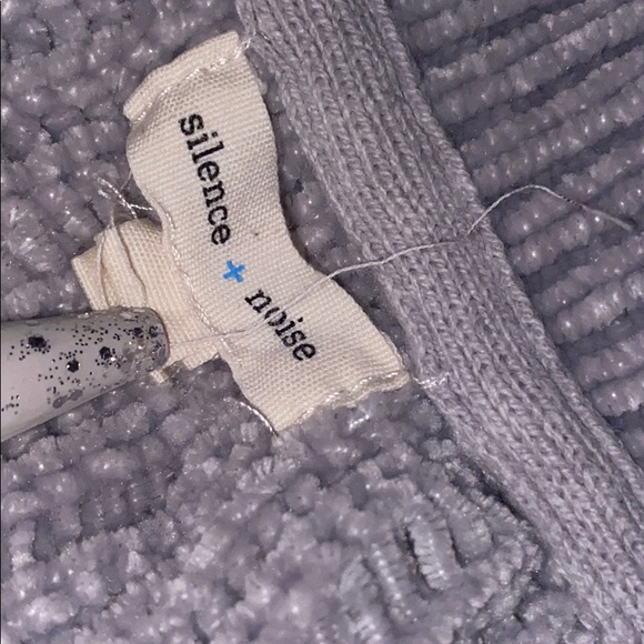 Knit sweater very soft to the touch new - Picture 3 of 3